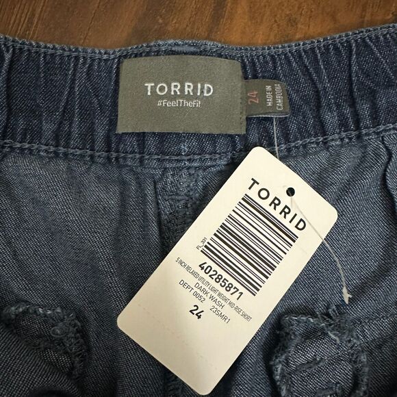 NWT TORRID 5" Relaxed Utility Lightweight Mid-Rise Shorts in Dark Wash - Picture 8 of 12